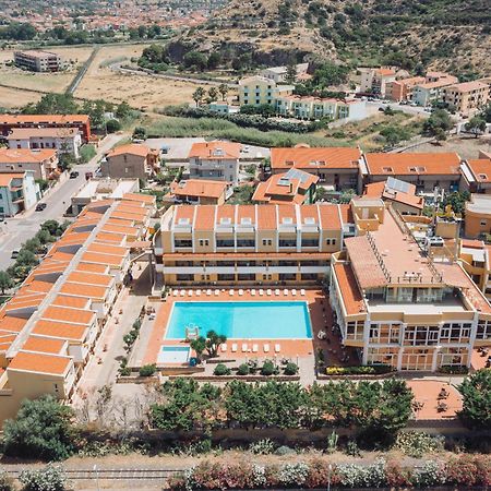 Malaspina Hotel & Resort Боза Екстериор снимка