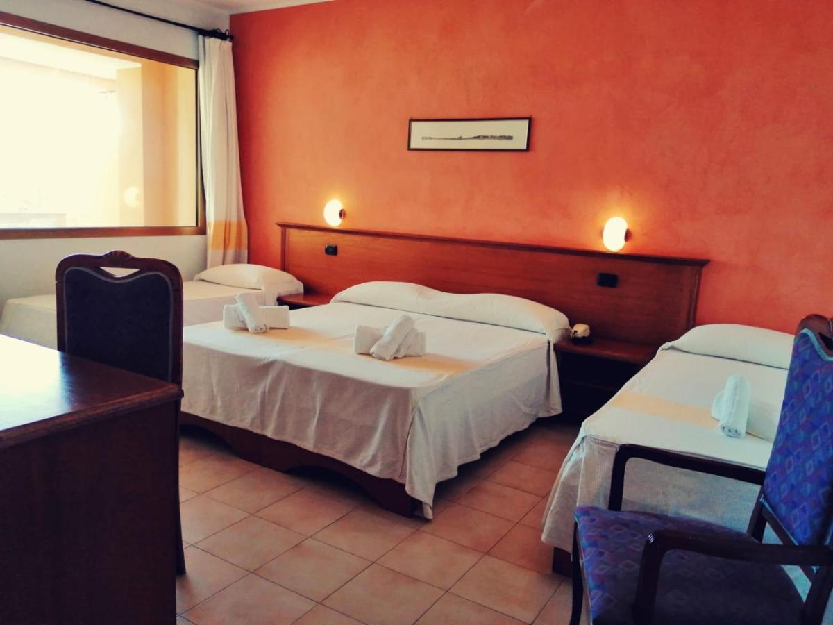 Malaspina Hotel & Resort Боза Екстериор снимка