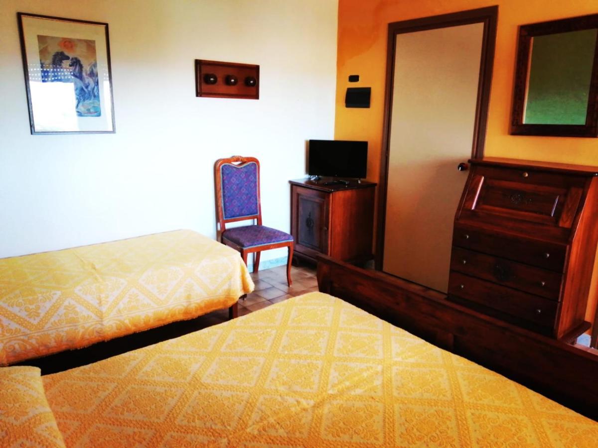 Malaspina Hotel & Resort Боза Екстериор снимка