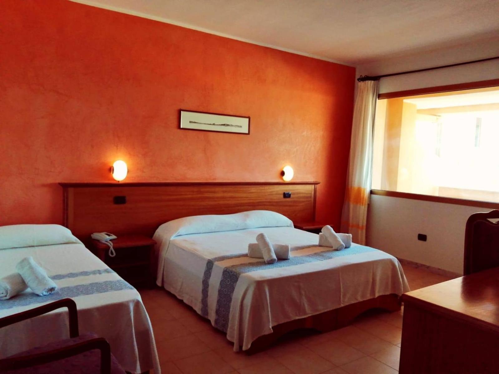 Malaspina Hotel & Resort Боза Екстериор снимка