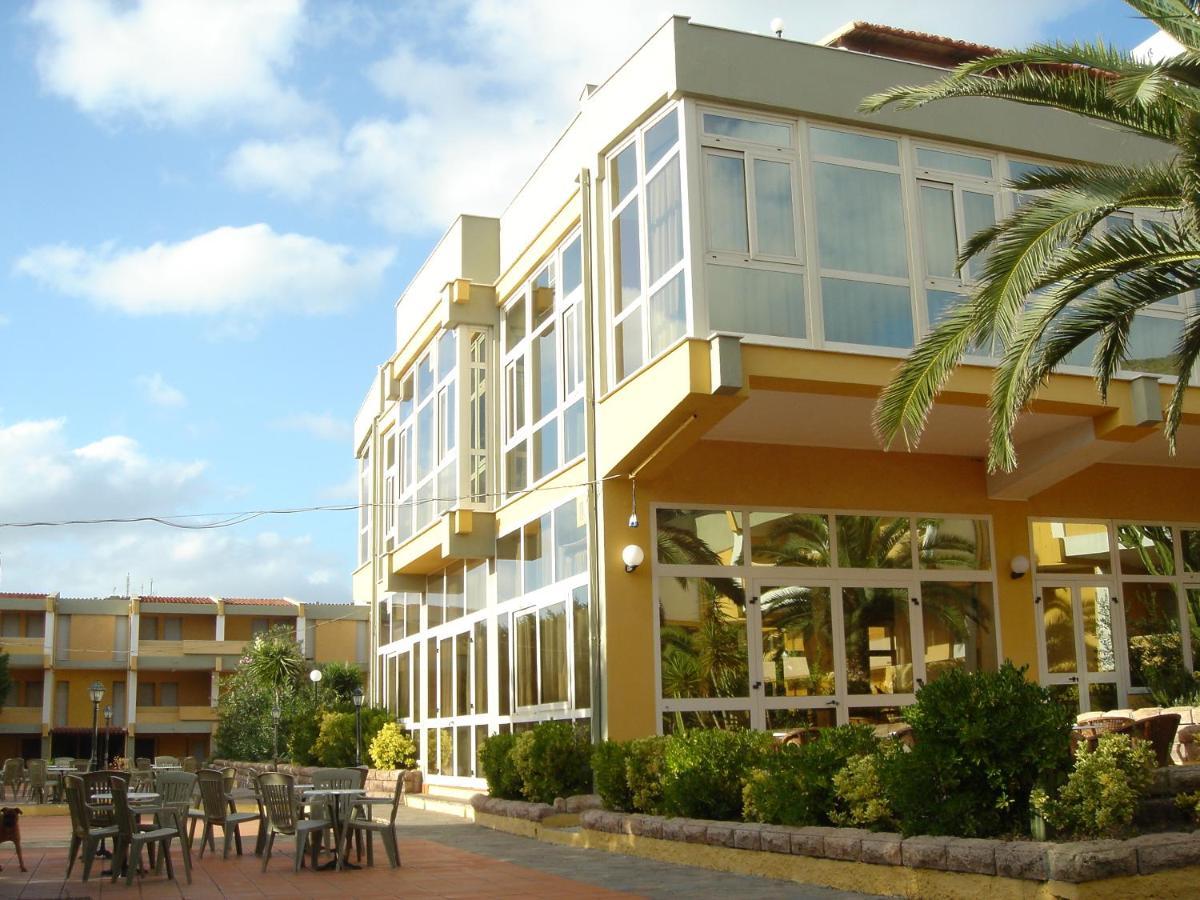 Malaspina Hotel & Resort Боза Екстериор снимка